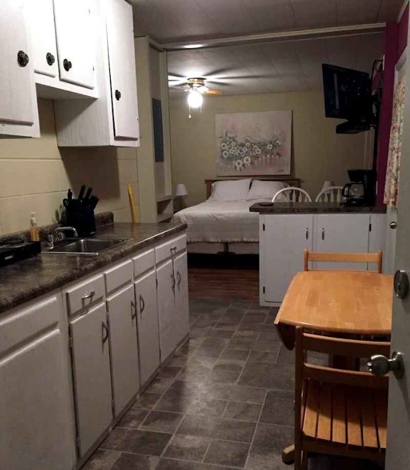 Trailside Motel (Villa Mar Motel) - Web Listing (newer photo)